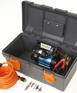 ARB compressor in transportkoffer met toebehoren.