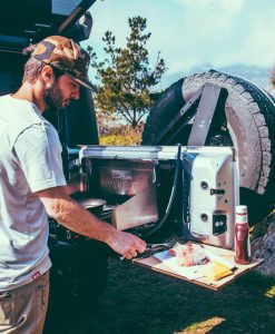 FRONT RUNNER - DROP DOWN TAILGATE TABLE