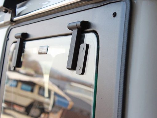 FRONT RUNNER - TOYOTA LAND CRUISER 70 GULLWING WINDOW / LEFT HAND SIDE GLASS