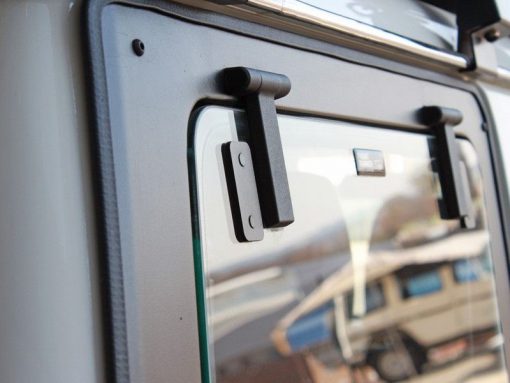 FRONT RUNNER - TOYOTA LAND CRUISER 70 GULLWING WINDOW / RIGHT HAND SIDE GLASS