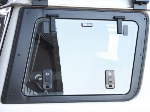 FRONT RUNNER - TOYOTA LAND CRUISER 70 GULLWING WINDOW / RIGHT HAND SIDE GLASS