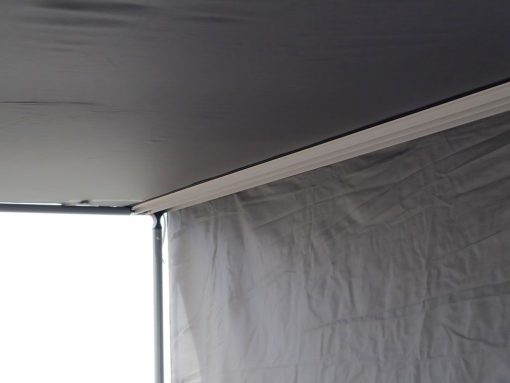 FRONT RUNNER - WIND/SUN BREAK FOR 2M AWNING / FRONT