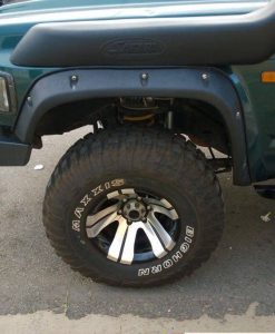 Spatbord verbreders voor Nissan Patrol Y60 100mm voorzijde
