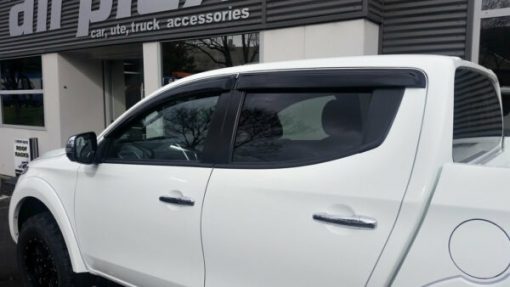 WeatherShields side wind deflector for Ford Ranger PX 1/2/3 Super Cab - Afbeelding 2