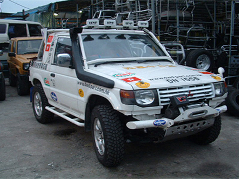 snorkel safari pajero v20