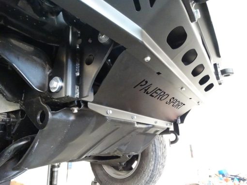 F4x4 - VOORBUMPER MITSUBISHI PAJERO SPORT 04-08 - Afbeelding 3