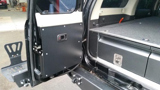 F4x4 - ALUMINIUM BEKLEDING VOOR KLEINE ACHTERDEUR NISSAN PATROL Y61
