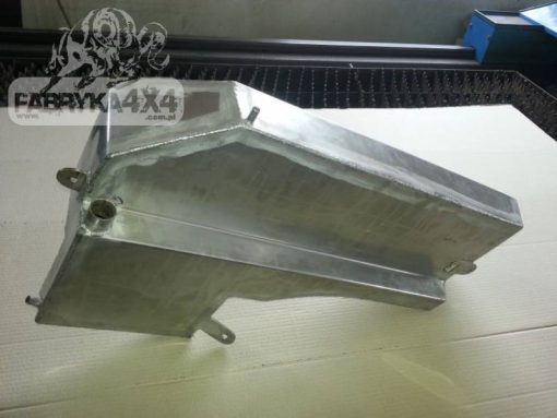 F4x4 - WATERTANK 30L VOOR NISSAN PATROL Y61 of GU4
