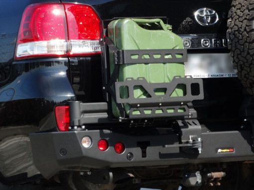 F4X4 - JERRYCANHOUDER 20L VOOR MODULE ARM TOYOTA HILUX REVO 2020- EN LANDCRUISER 150 & 200 SERIE