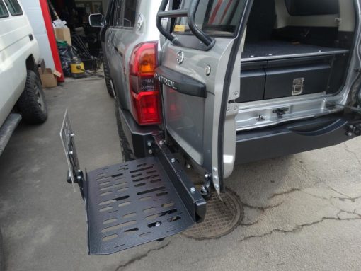 F4X4 - JERRYCAN HOUDER NISSAN PATROL Y61/ GU4 SHOWMODEL - Afbeelding 4