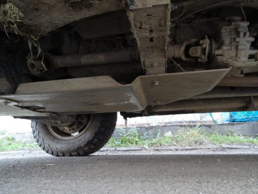 F4X4 - VERSNELLINGSBAK EN TUSSENBAK BESCHERMING VOOR TOYOTA HILUX 05-08 - Afbeelding 9