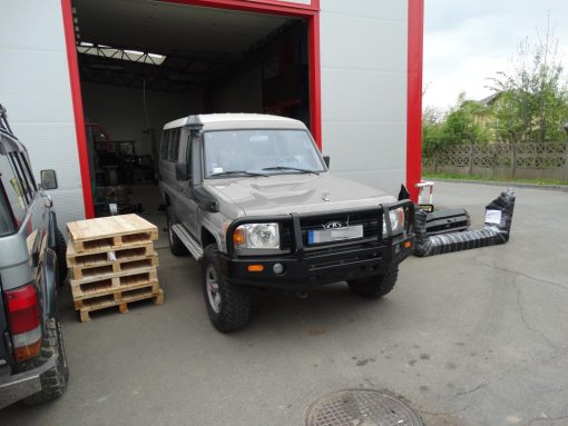 F4X4 - VOORBUMPER TOYOTA LANDCRUISER HZJ78