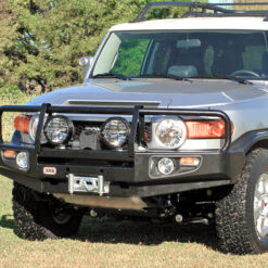 ARB Deluxe Bumper - Toyota FJ Cruiser 2006 on