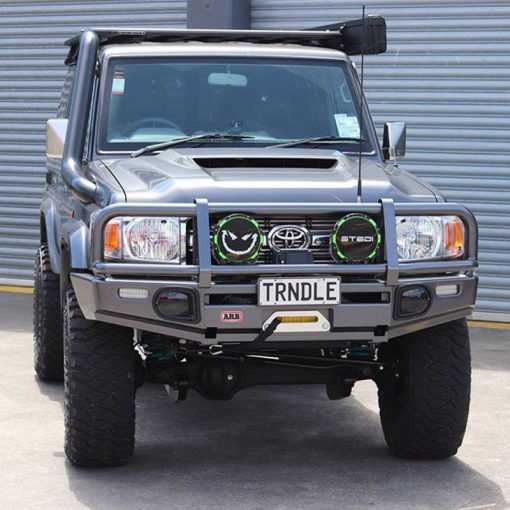 ARB Deluxe Bumper - Toyota LandCruiser 79 Series SC 2016on (5 Star ANCAP model) - w/ fender flares - Suits ARB Fog Lights - 60.3mm Tube