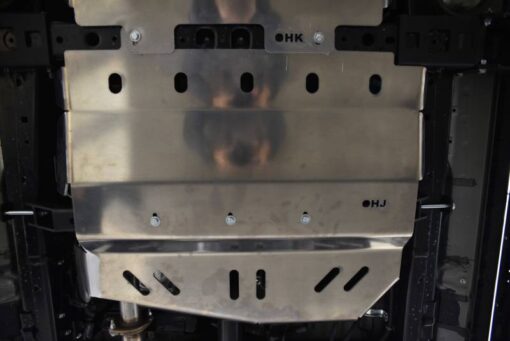 F4X4 - TUSSENBAK EN ADBLUE-TANK BESCHERMING VOOR TOYOTA HILUX REVO 2020-