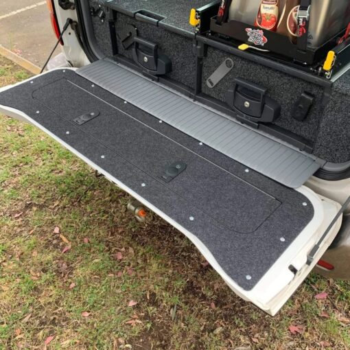 Huracan Fabrication - Toyota Land Cruiser 100 series Tailgate Storage Mod - Afbeelding 3