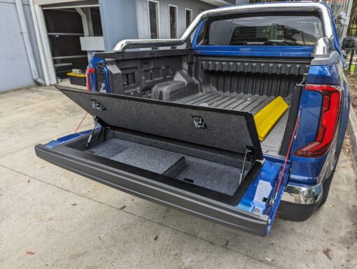 Huracan Fabrication - Volkswagen Amarok (2023 - ) Tailgate Storage Mod - Afbeelding 2