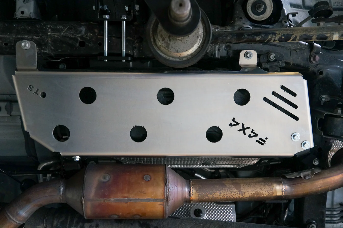 F4X4 - SKID PLATE TOYOTA LANDCRUISER 250 SERIE 2024- - Sub tank